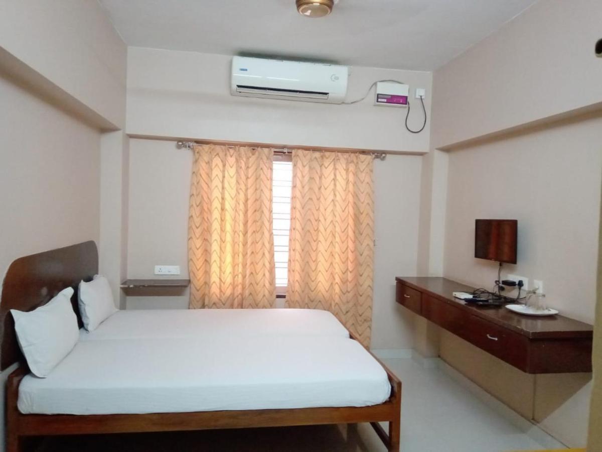 Sangeetha Tourist Home Thiruvananthapuram Eksteriør bilde