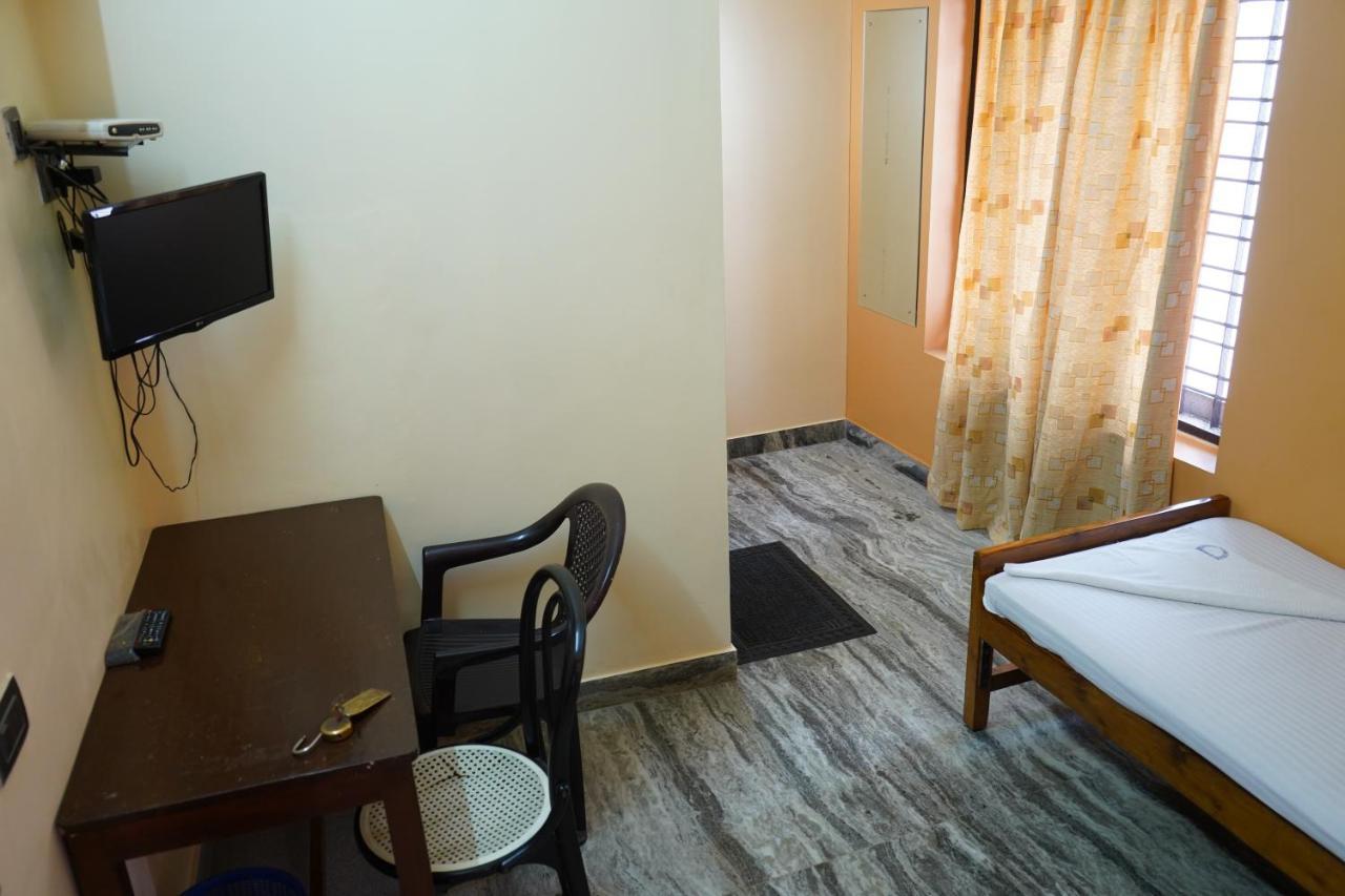 Sangeetha Tourist Home Thiruvananthapuram Eksteriør bilde
